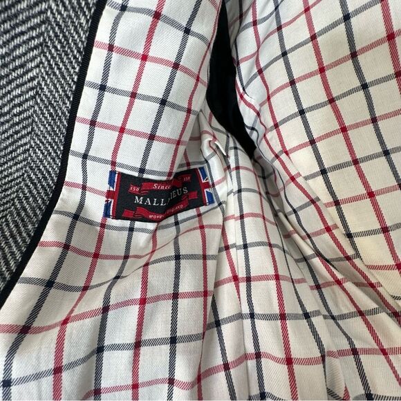 Brooks Brothers Wool Herringbone Elbow Patch Blazer | Size 2 - Picture 10 of 14